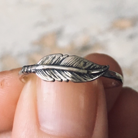 dainty sterling silver feather ring 💖 - Picture 2 of 4